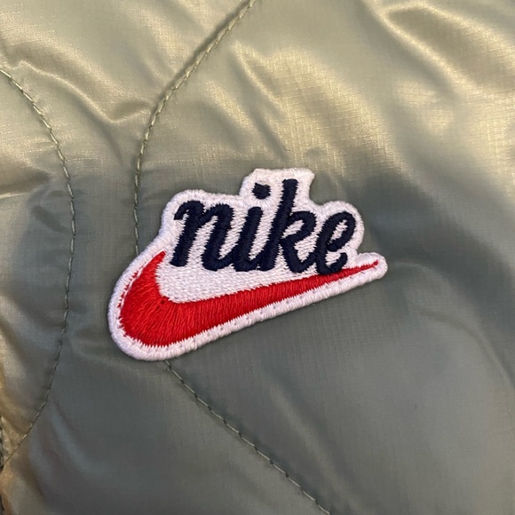 Nike Insulated Sherpa Vest - Picture 2 of 6